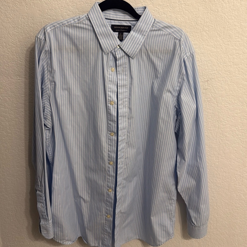 Men’s Banana Republic non-iron standard fit dress shirt